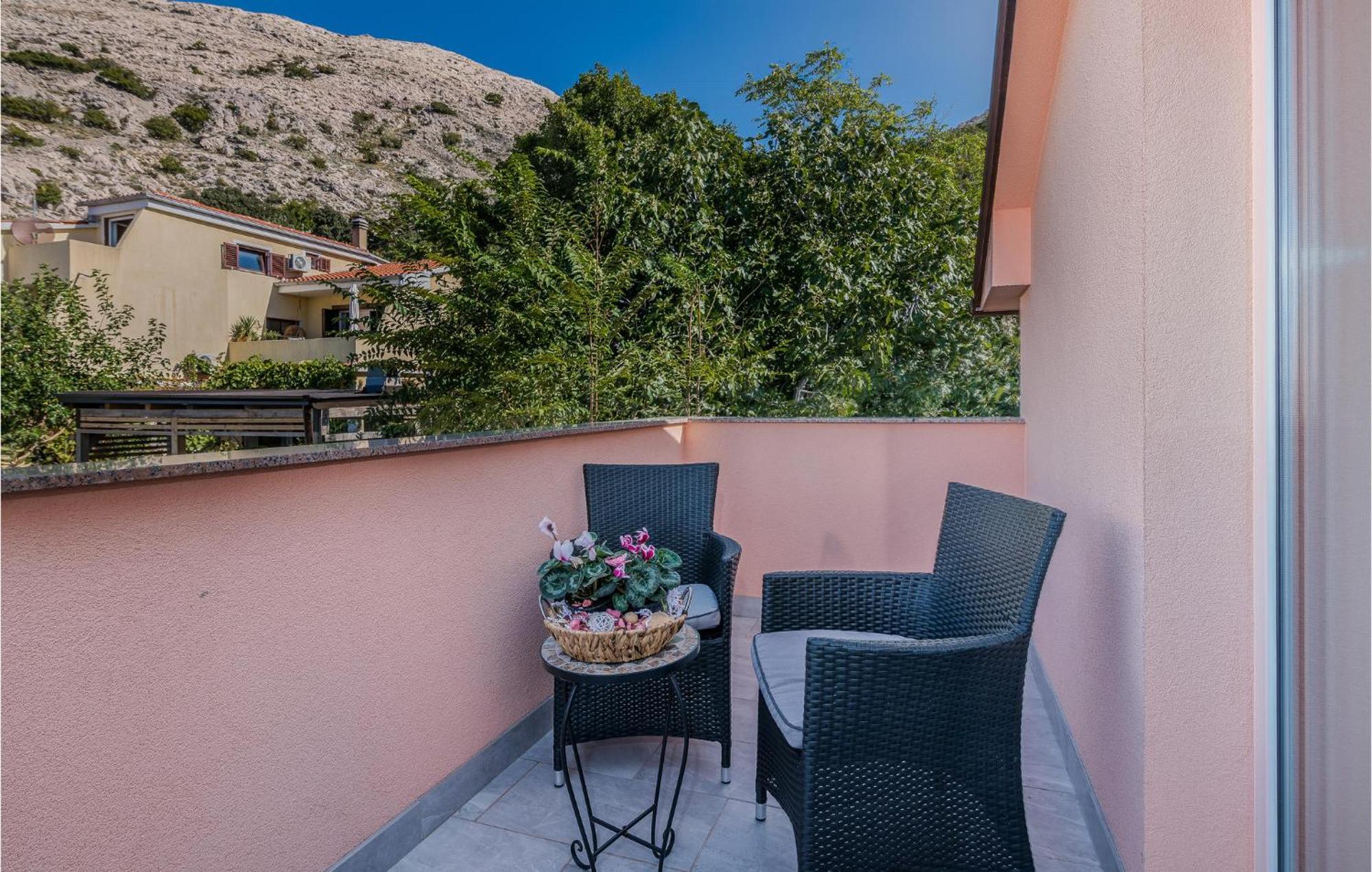 Nice Apartment In Stara Baska With Kitchen מראה חיצוני תמונה